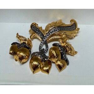 Avon Gold Tone Acorn Brooch Pin and Matching Clip Earrings Set Rhineston